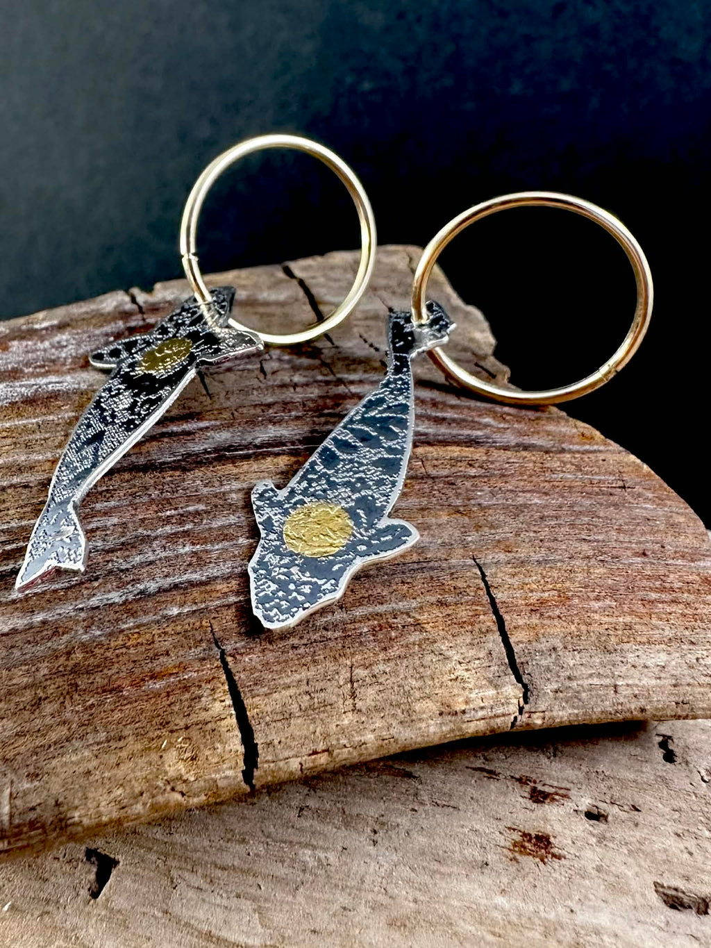 Carpes - Boucles d'oreilles sur anneaux 10 K